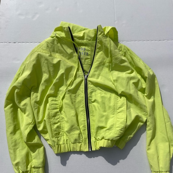 Love Tree Jackets & Blazers - Love Tree Neon Green Cropped Windbreaker Jacket Size Medium – NWT